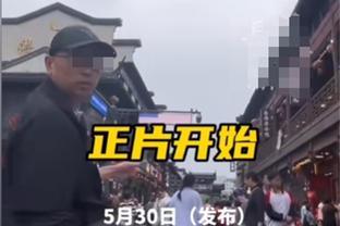 谁跳得好？湖人美女拉拉队模仿老詹赛前的魔性舞蹈