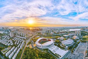 邱彪：赵睿还在积极恢复当中 现在恢复得还不错 我们要尊重科学